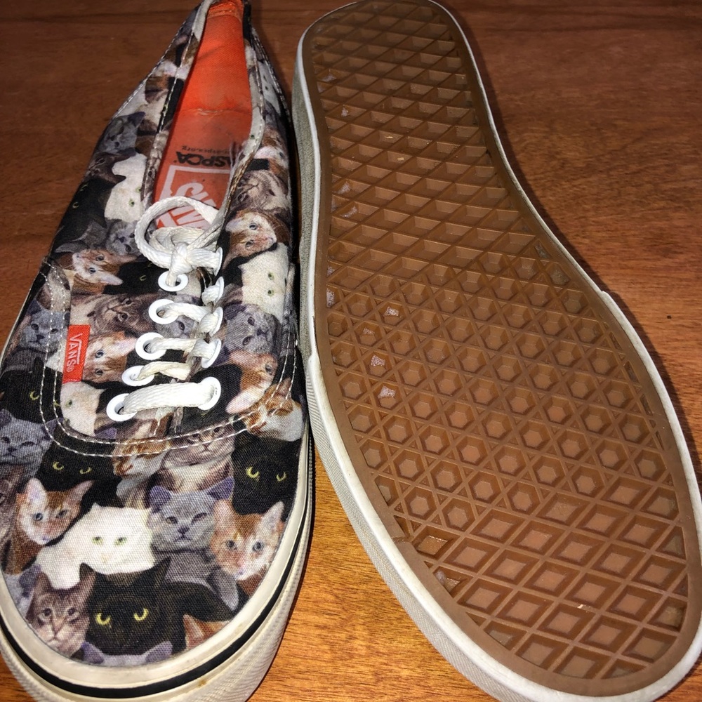 Excellent condition rare ASPCA cat Vans!!